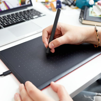 Wacom CTL-672/K0-CX Medium 8.5-inch x 5.3-inch Graphic Tablet - Openbox