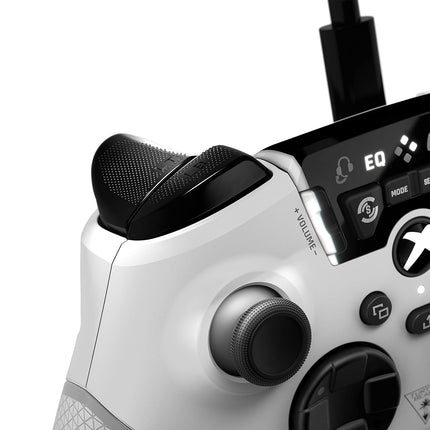 Turtle Beach Recon Controller Wired Gaming Controller for Xbox Series & Windows 10 PCs Audio Enhancements, and Superhuman Hearing - White